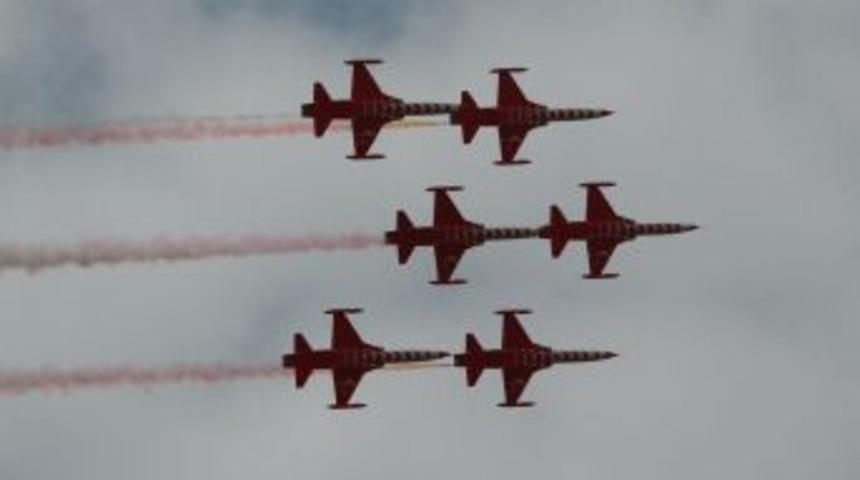 T&uuml;rk Yıldızları Bursa Semalarında