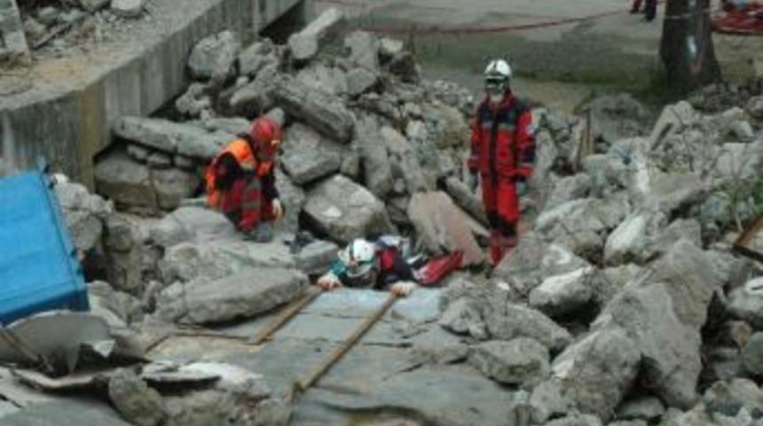 Sakarya&rsquo;da Ger&ccedil;eğini Aratmayan Deprem Tatbikatı