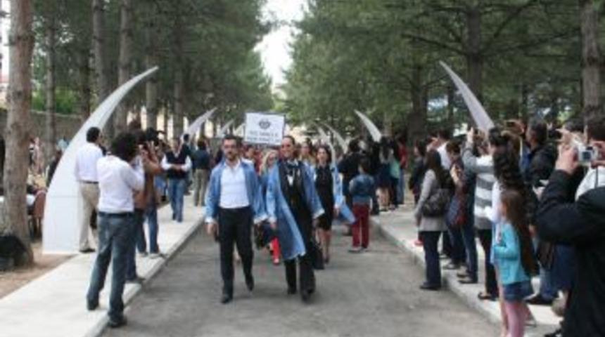 Y&Ouml;K Başkanı &Ccedil;etinsaya: &Uuml;niversitelerin Bir Fonksiyonu Da Topluma Hizmet