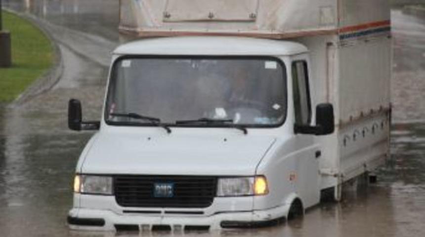 Yağmur Adana'da Hayatı Fel&ccedil; Etti