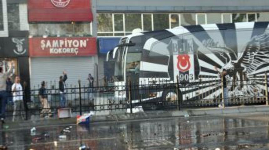 Beşiktaş'ta Taraftarlar Sakinleştirilemiyor