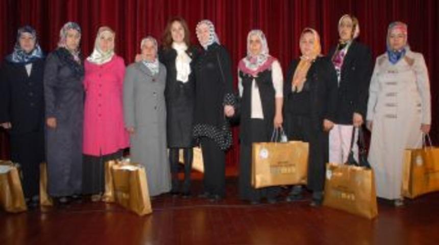 KAYMEK Yılın Annelerini &Ouml;d&uuml;llendirdi