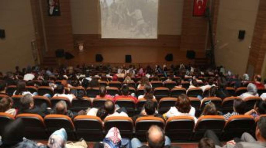 Taş Mektep Duygulandırdı