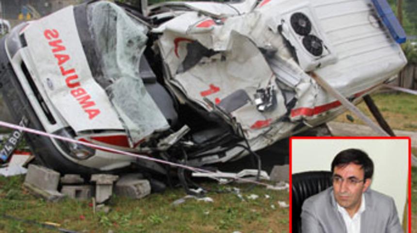 Bakan Cevdet  Yılmaz&rsquo;ın konvoyunda kaza: 1 &ouml;l&uuml;, 2 yaralı