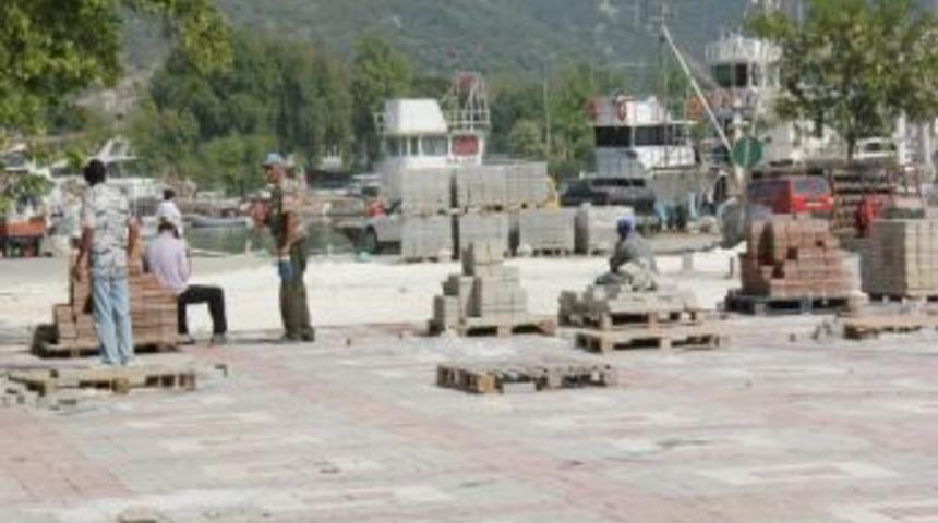 Marmara Adasında Parke Taşı D&ouml;şeme &Ccedil;alışmaları