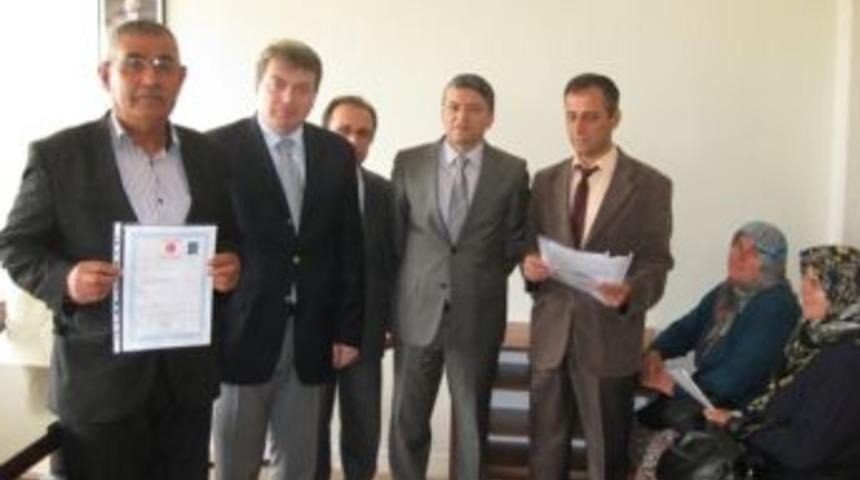 Korkuteli'de 2b Arazi Sahiplerine Tapuları Veriliyor