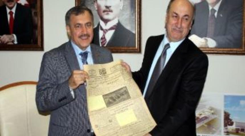 Bakan Eroğlu'na S&uuml;rpriz Hediye