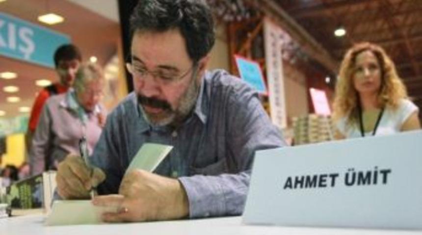 Yazar Ahmet &Uuml;mit Edebiyatın Sırlarını A&ccedil;ıkladı