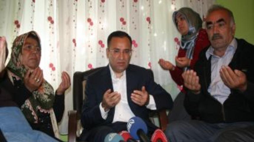 Başbakan Yardımcısı Bozdağ, Şehit Ailelerini Ziyaret Etti