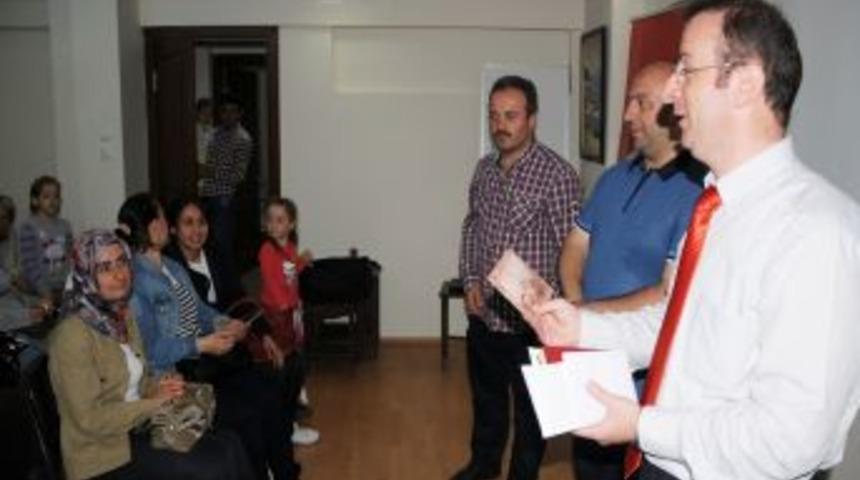 Eş Ve &Ccedil;ocuklar, SAMED Organizasyonuyla Annelere Mektup Yazdı