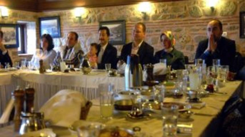 &Ouml;zel Kalem M&uuml;d&uuml;rleri S&uuml;mb&uuml;ll&uuml; Bah&ccedil;ede Buluştu