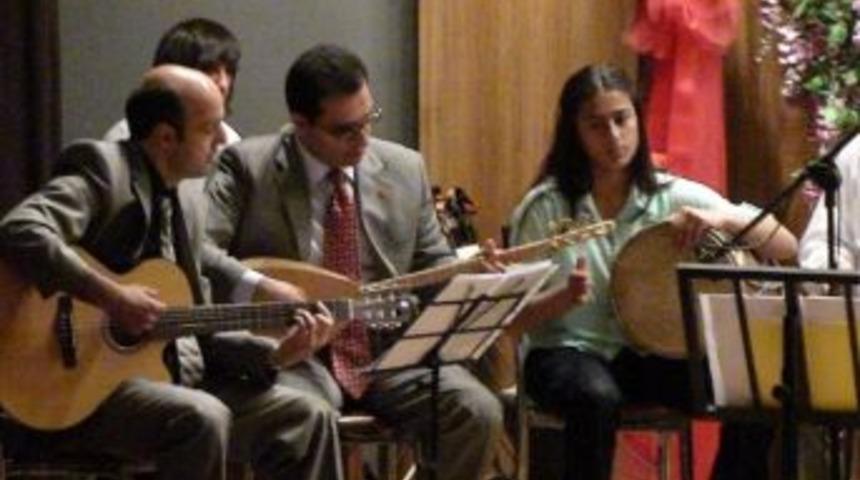 Zehra Akko&ccedil; Kız Lisesi &Ouml;ğrencilerinden M&uuml;zik Dinletisi