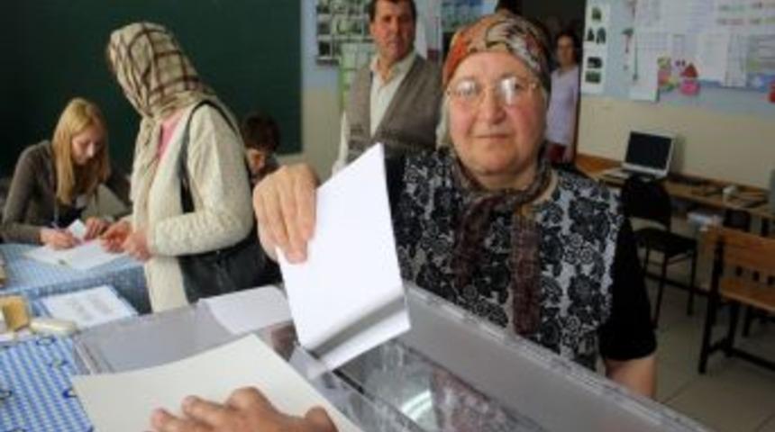 T&uuml;rkiye'deki Bulgar Vatandaşları Parlemento Se&ccedil;imi I&ccedil;in Oy Kullanıyor