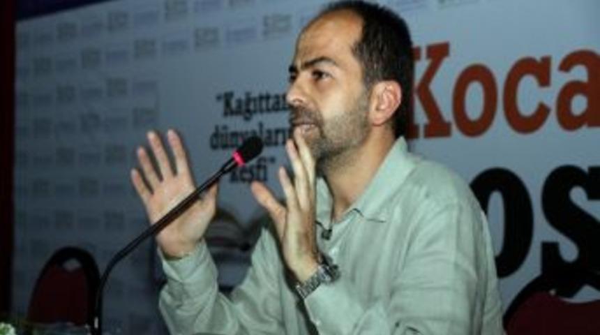 Nasuh Mahruki Kitap Fuarı'na Konuk Oldu