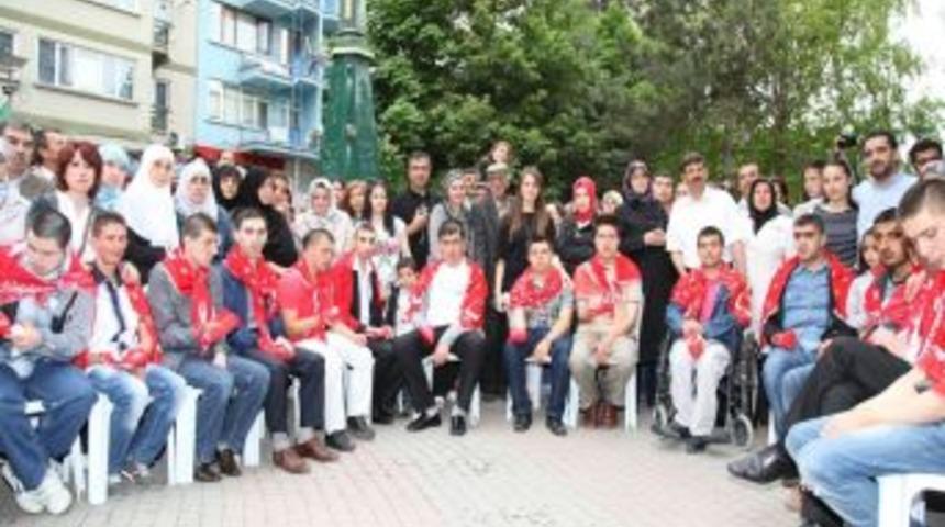 Engelli Asker Adaylarına Kına Eğlencesi