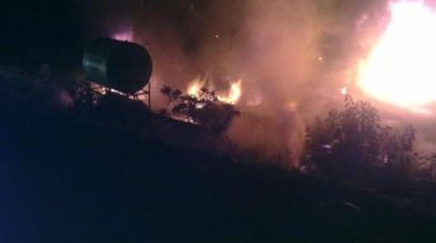 T&uuml;rkoğlu'nda Ev Yangını