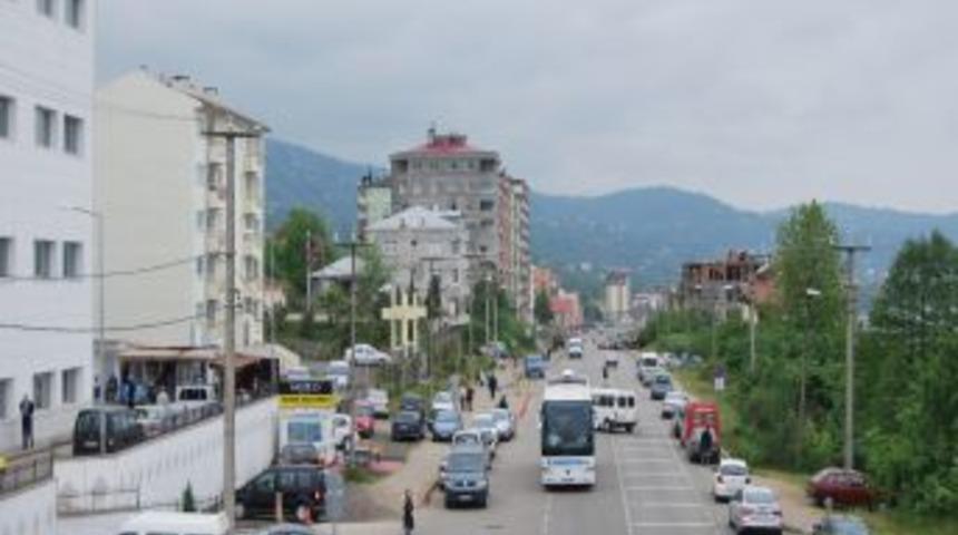 11 Kişinin &Ouml;l&uuml;m&uuml;ne Neden Olan Yol Orta Ref&uuml;jle B&ouml;l&uuml;n&uuml;yor