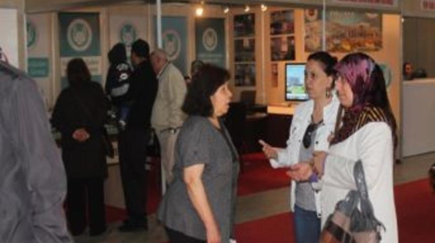 Erzurum B&ouml;lge Eğitim Ve Araştırma Hastanesi Standına İlgi B&uuml;y&uuml;k Oldu