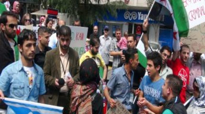 Suriye Konsolosluğu &Ouml;n&uuml;nde Eylem