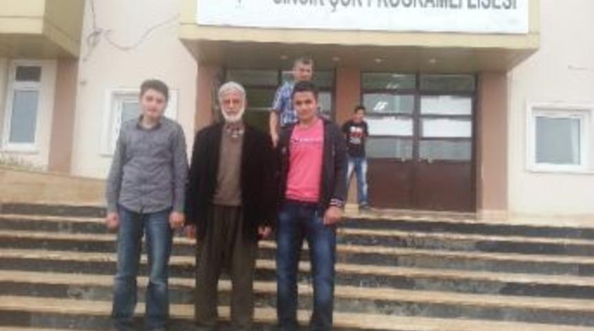 58 Yaşında, Okumaya Yeniden Başladı