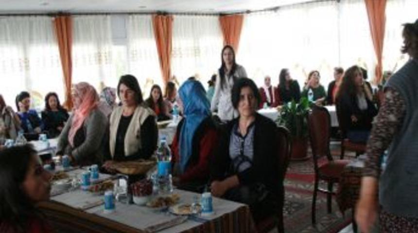 Pertekli Anneler, Anneler G&uuml;n&uuml;'n&uuml; Harput'ta Kutladı