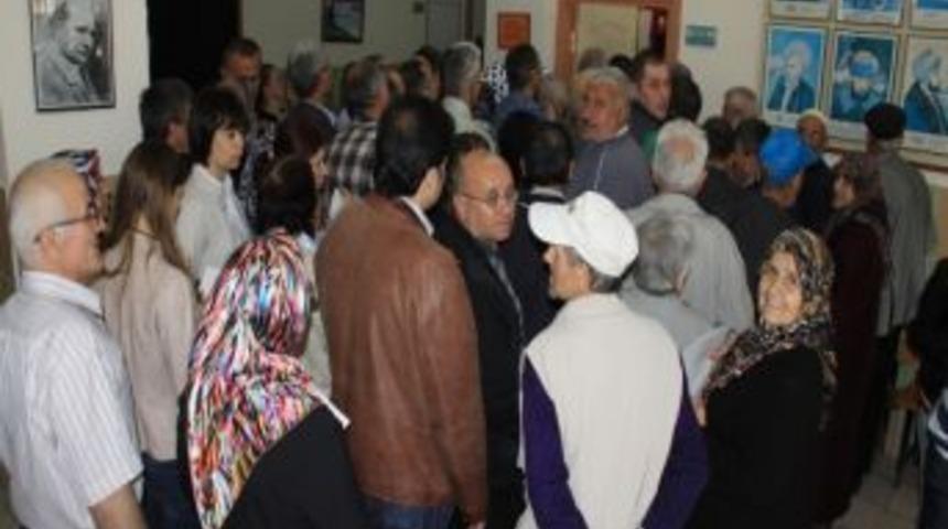 İneg&ouml;l&rsquo;deki G&ouml;&ccedil;menler Sandık Başında