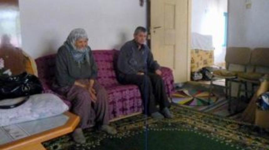 Ak Partili Kadınlardan Anneler G&uuml;n&uuml; Ziyareti