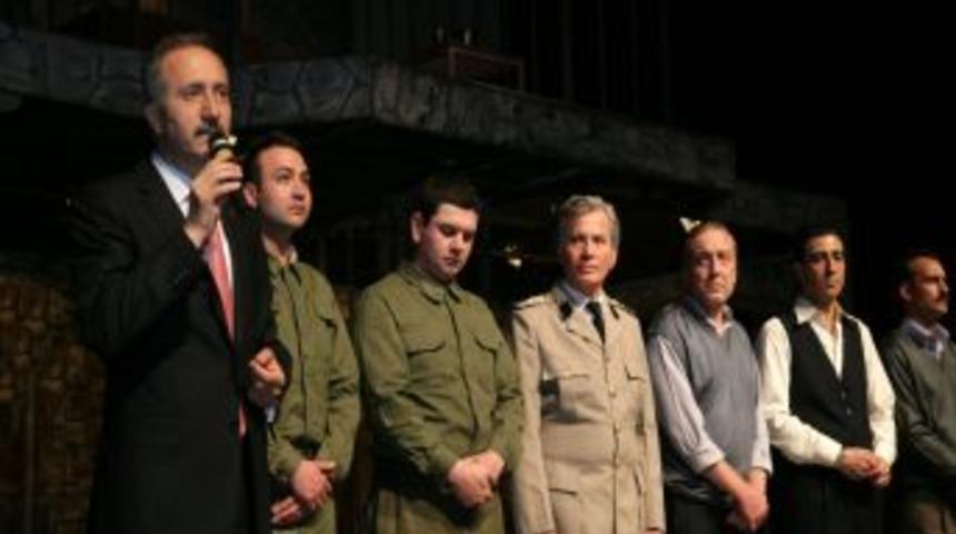 Menderes&rsquo;in Yassıada G&uuml;nleri Sahneye Taşındı