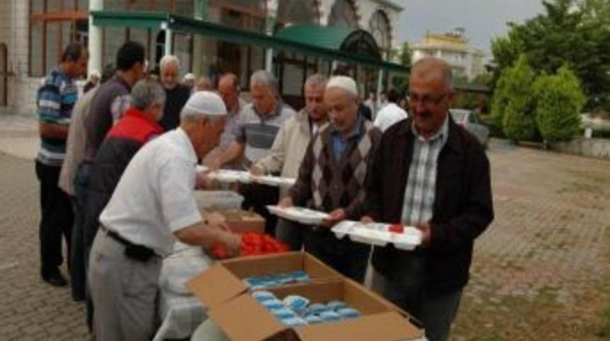 Sabah Namazına Gelen Cemaate Kahvaltı