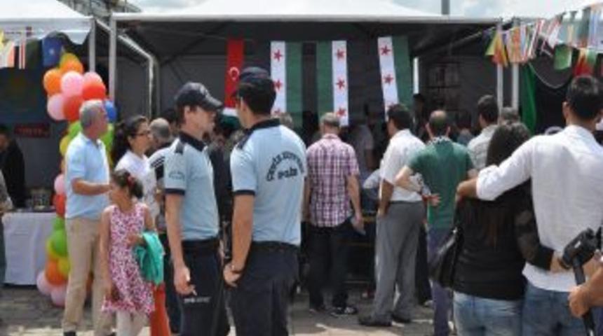 Uluslararası &Ouml;ğrenciler Fuarı'nda Gerginlik