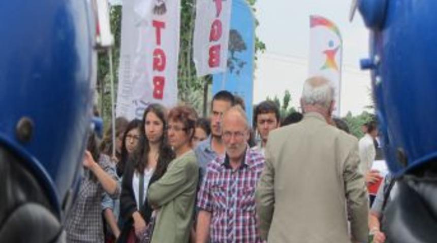 TGB&rsquo;liler Eskişehir&rsquo;de Suriyeli &Ouml;ğrencilere Tepki G&ouml;sterdi