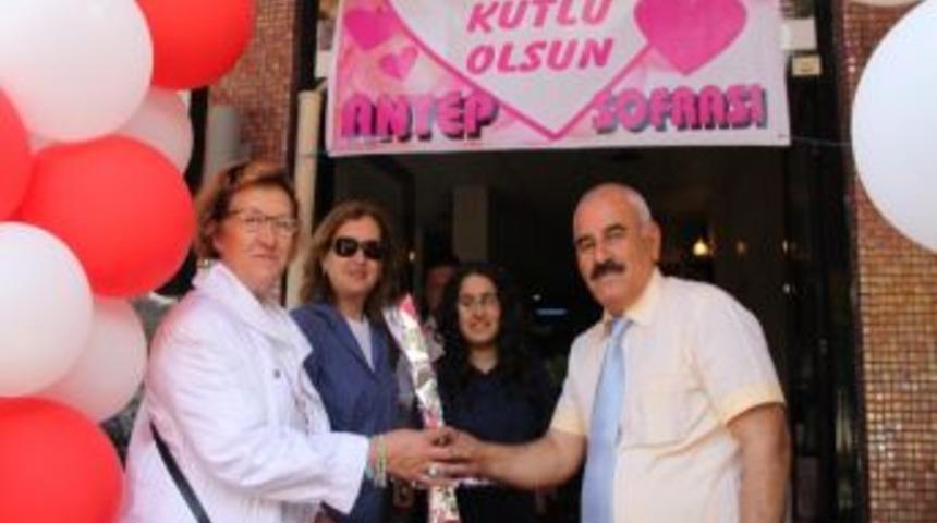 Esnaf&rsquo;dan M&uuml;şterilerine Anneler G&uuml;n&uuml; Jesti
