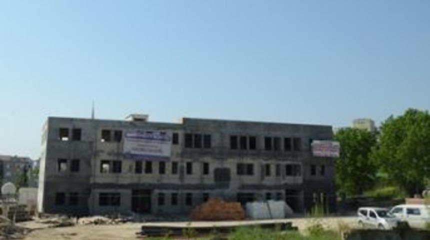 B&uuml;y&uuml;k&ccedil;ekmece'de Tepecik k&uuml;lt&uuml;r merkezi inşaatı devam ediyor