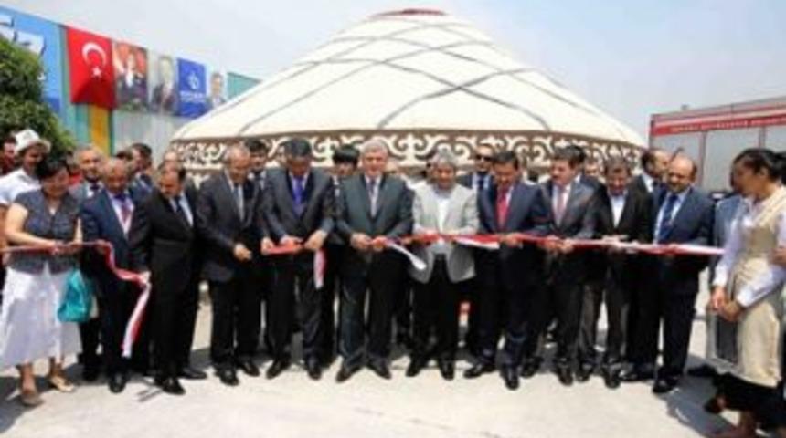 Kitap Fuarı&rsquo;nda Kırgız &Ccedil;adırı a&ccedil;ıldı