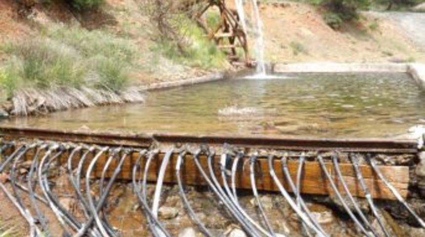 Köylülerin Ilginç Sulama Yöntemi