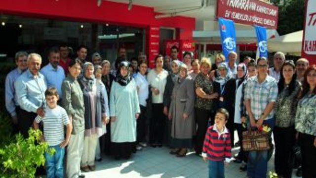 Kimse Yok Mu, Gönüllü Anneleri Bir Araya Getirdi