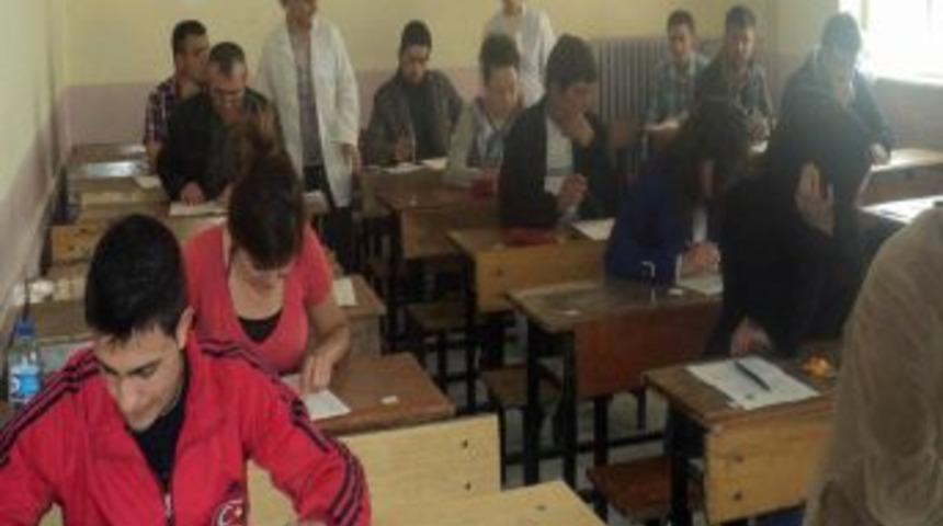 Boğazlıyan’da Açık Öğretim Lisesi Sınavı Yapıldı