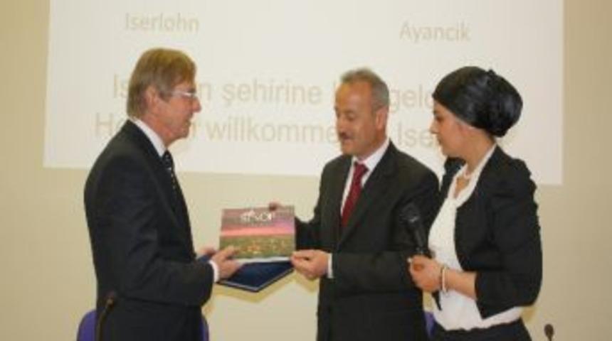 Almaya'da Gurbet&ccedil;ilerden Miting Gibi Karşılama