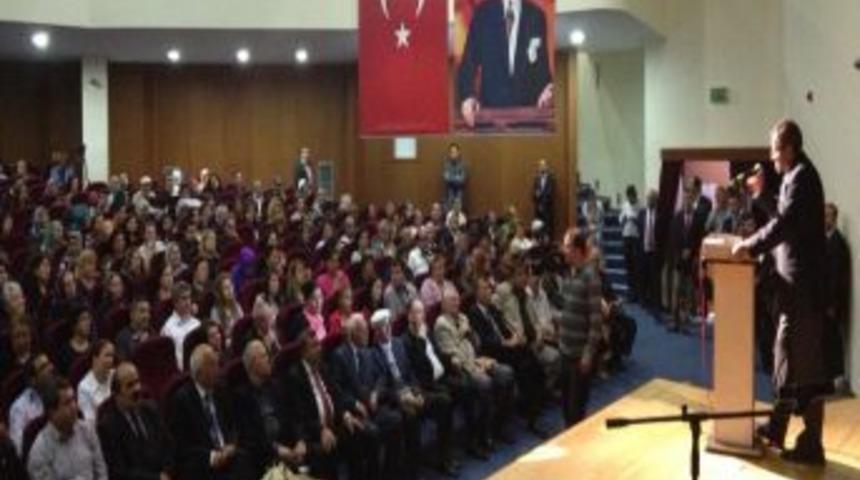 'Anneler G&uuml;n&uuml; Ve Ehlibeyt Anneleri' Başlıklı Konferans D&uuml;zenlendi