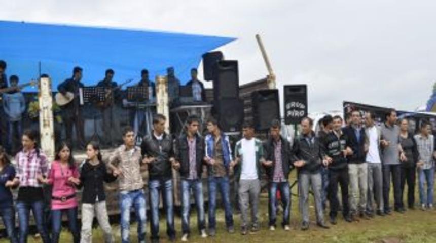 Ter&ouml;r&uuml;n Vurduğu Tilkiler'deki Şenliğe &Ccedil;&ouml;z&uuml;m S&uuml;reci Sayesinde 10 Bin Kişi Katıldı