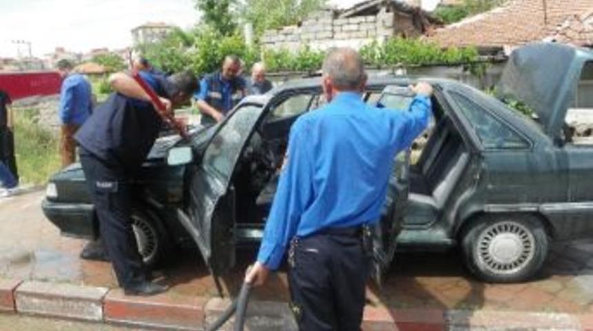 Kırıkkale'de Park Halindeki Otomobil Yandı
