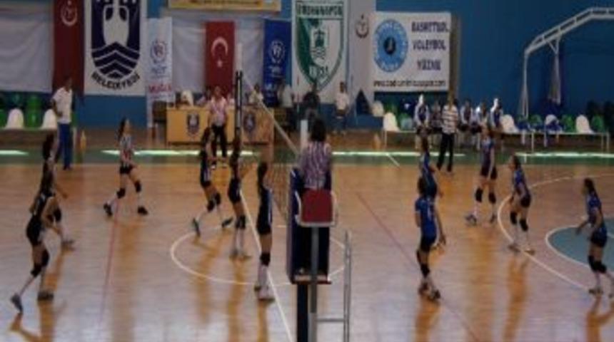 T&uuml;rkiye Voleybol Federasyonu Yaş Grubu Yarı Finalleri Sona Erdi