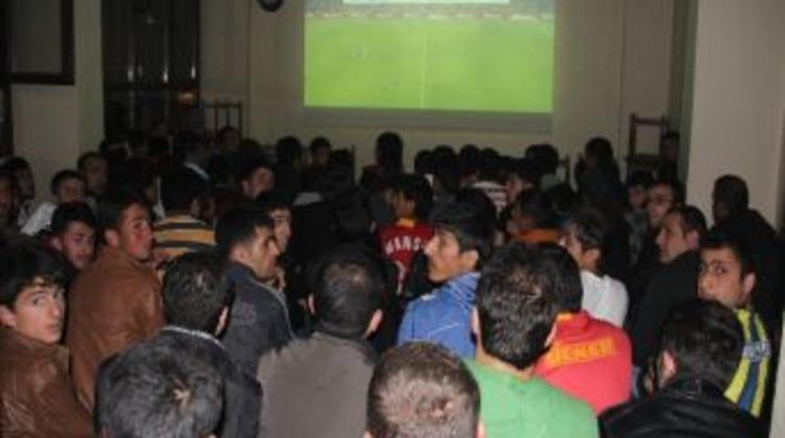 Hakkari'de Fenerbah&ccedil;e Coşkusu