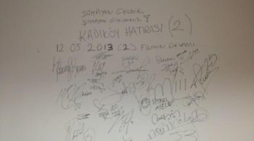 Galatasaray Soyunma Odasında: Şampiyon Geldik, Şampiyon Gidiyoruz Mesajı