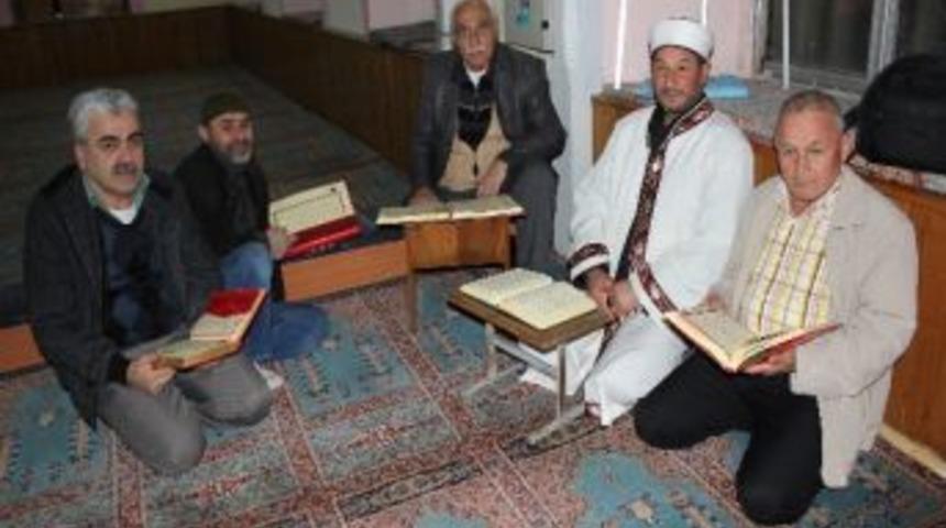 Kur'an-ı Kerim Okumayı 72 Yaşında &Ouml;ğrendi