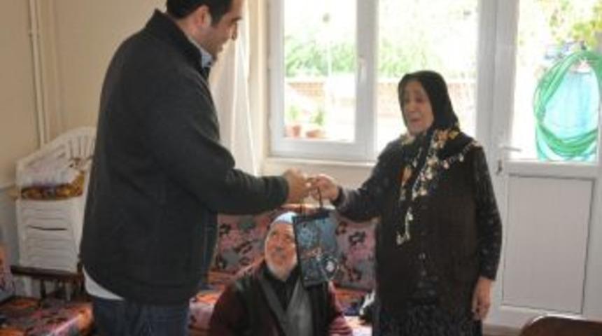 Sandıklı'daki Komutanların Anneler G&uuml;n&uuml;'nde Şehit Annesine Ziyareti