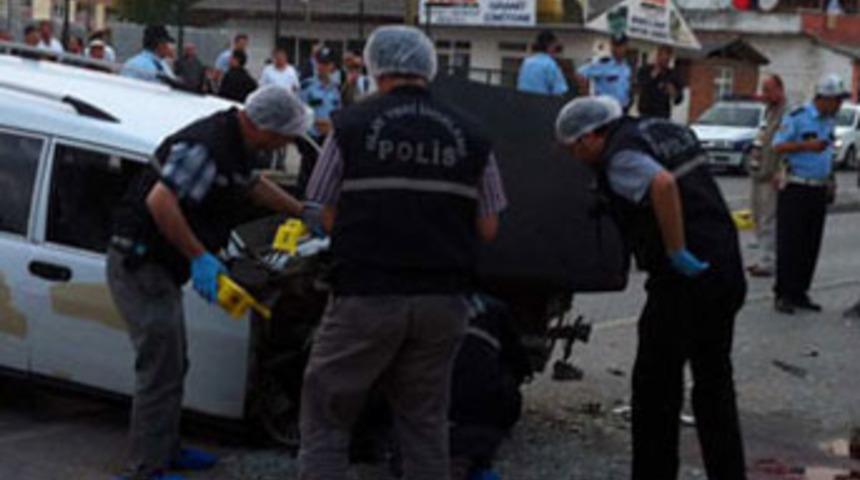 Dur ihtarına uymadı, polis memuruna &ccedil;arptı