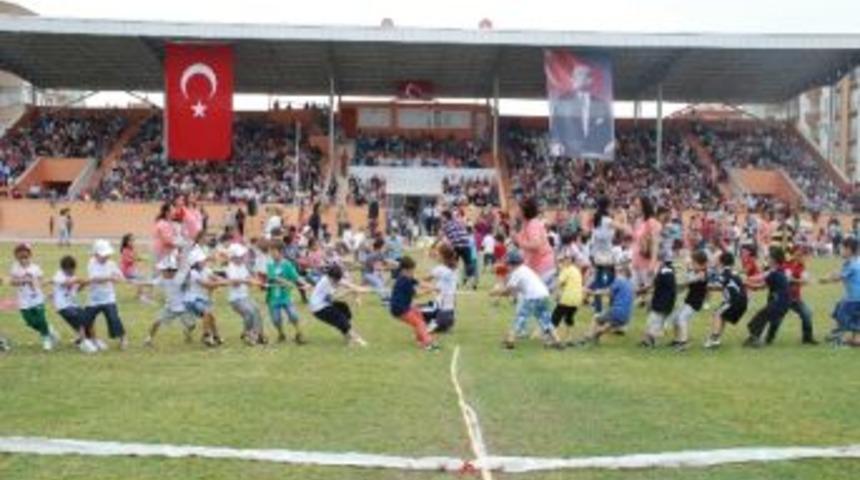 Minik &Ouml;ğrenciler Okul &Ouml;ncesi Şenliğinde G&ouml;n&uuml;llerince Eğlendiler