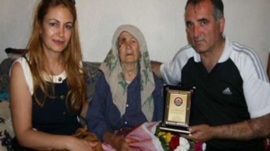 Annesini Ge&ccedil;en Yıl Kaybeden S&uuml;rer Anneleri Unutmadı