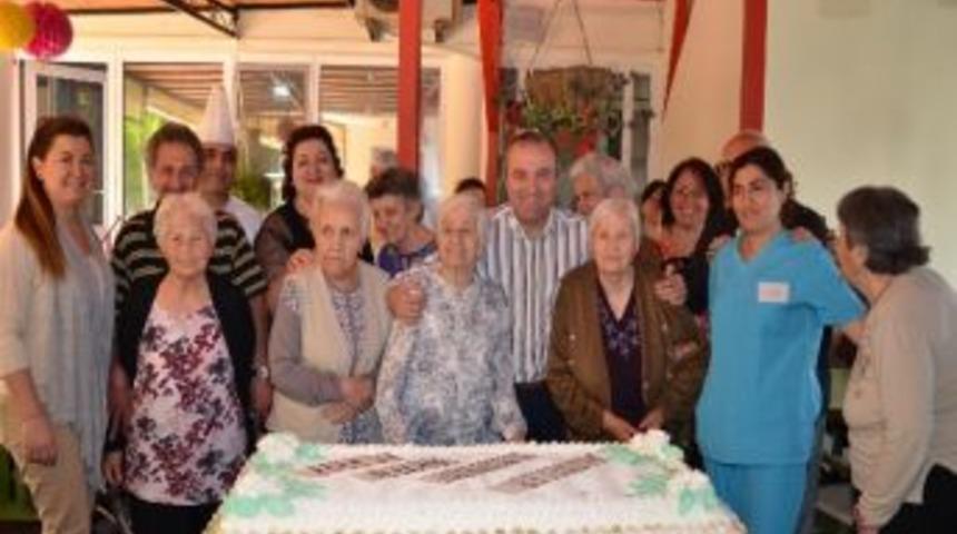 Kaya İzmir'den Anlamlı Ziyaret